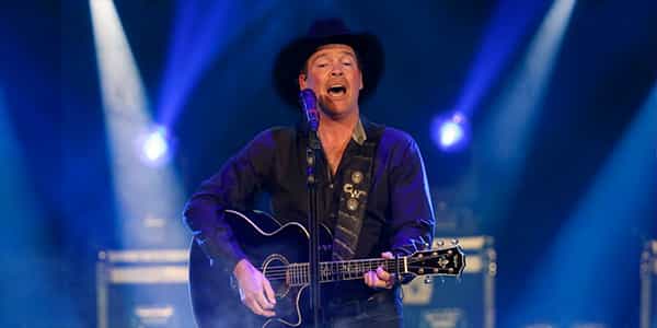 Image of Clay Walker In Caldwell